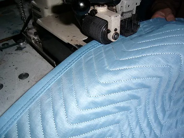 Quilted Moving Blankets for Furniture Relocation